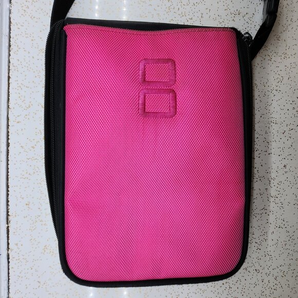 Pink & Black Nintendo DS & Game/Accessories Carry Bag - Picture 2 of 10